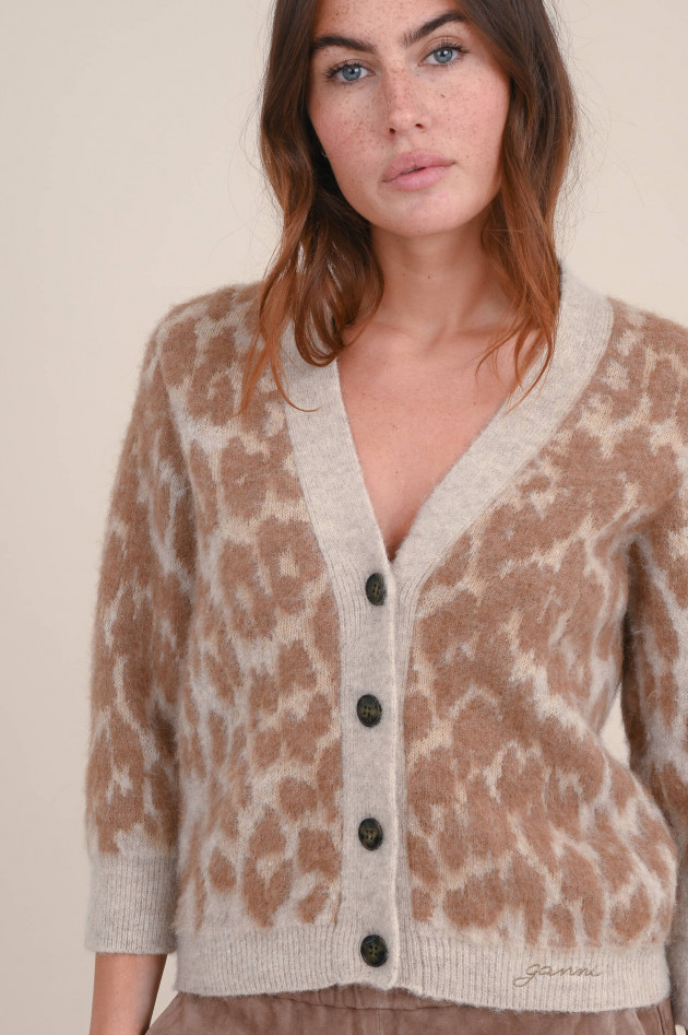 Ganni Strickjacke mit Leo Print in Beige/Braun
