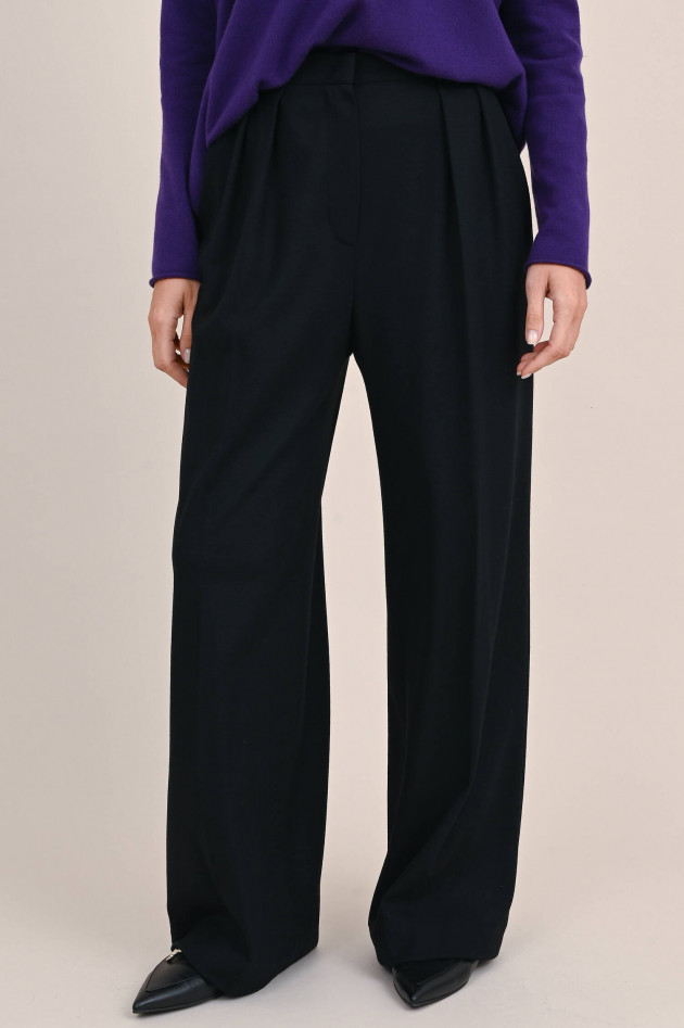 Harris Wharf London Weite Schurwoll Hose in Schwarz
