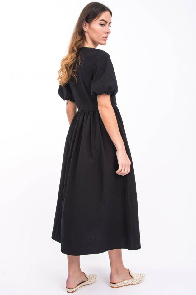 Harris Wharf London Ausgestelltes Kleid mit Wickeloptik in Schwarz
