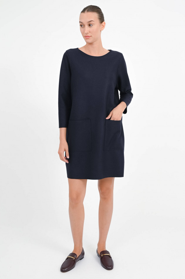 Harris Wharf London Kleid aus reiner Wolle in Navy