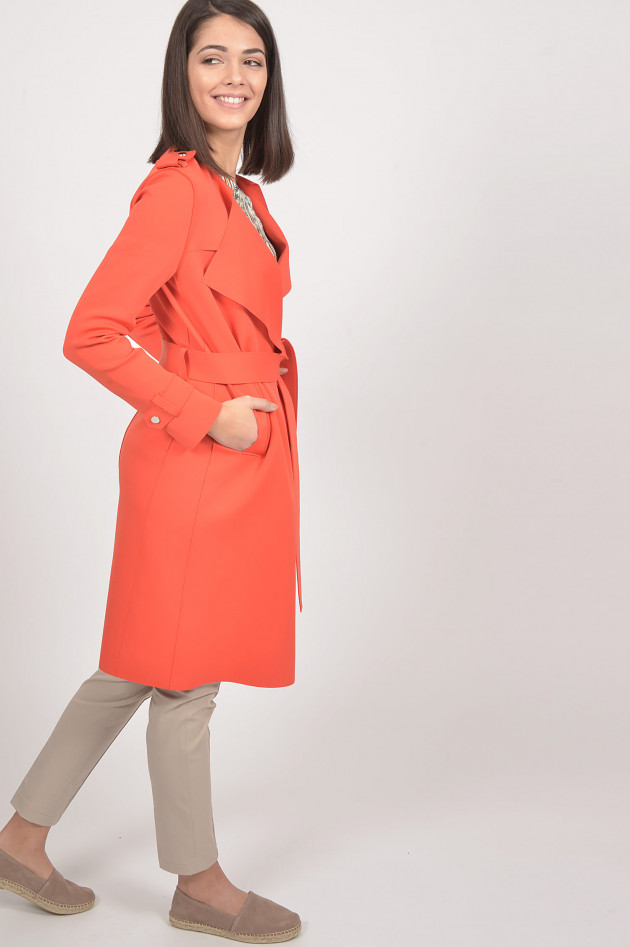 Harris Wharf London Trenchcoat in Neopren in Koralle