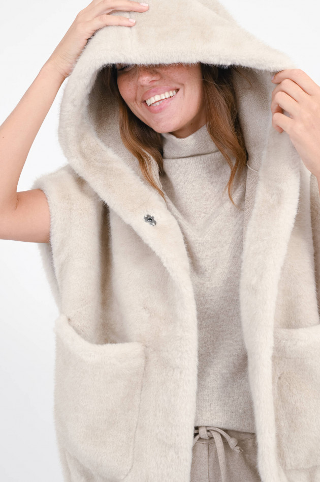 Hemisphere Weste aus Fellimitat in Beige