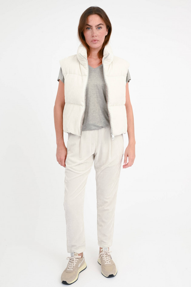 Herno Samt-Hose mit dezentem Glitzer in Creme