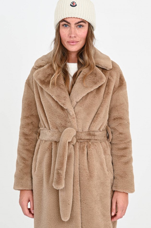 Herno Fake Fur-Mantel mit Bindegürtel in Camel