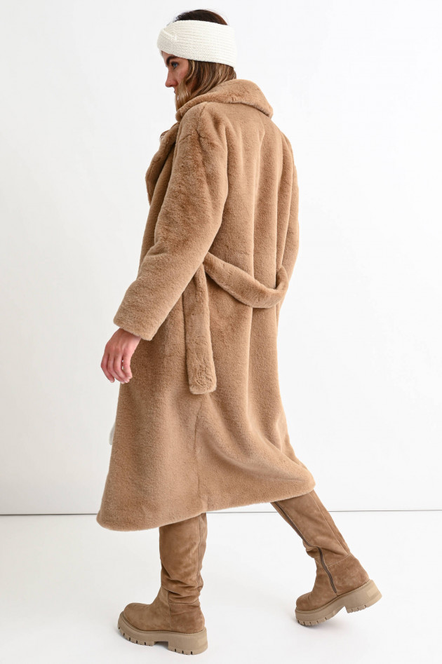 Herno Fake Fur-Mantel mit Bindegürtel in Camel