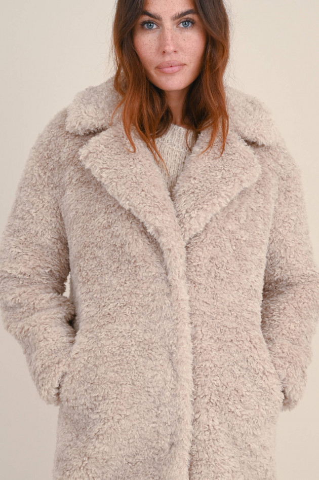 Herno Curly Faux-Fur Mantel in Beige