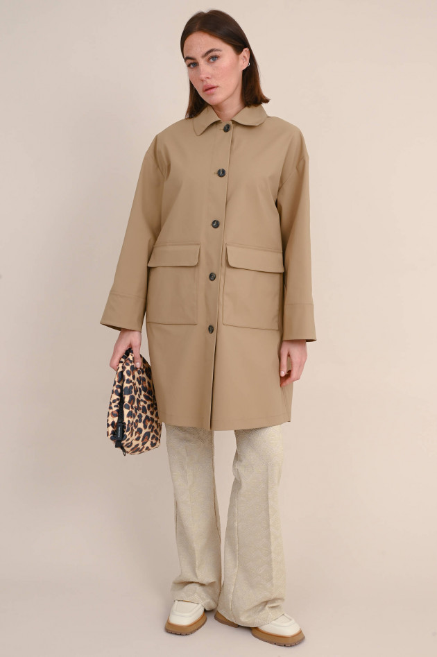 Herno Mantel mit aufgesetzten Taschen in Camel