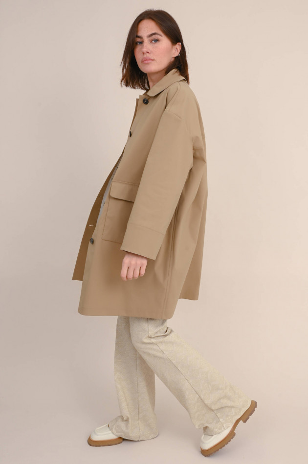 Herno Mantel mit aufgesetzten Taschen in Camel