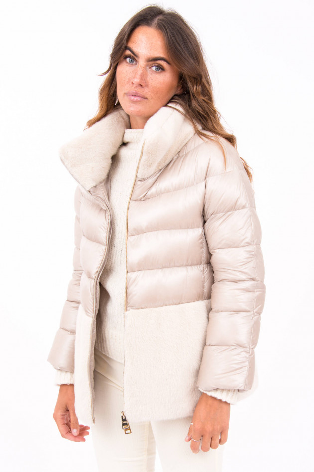 Herno Daunenjacke mit Fake Fur Details in Natur