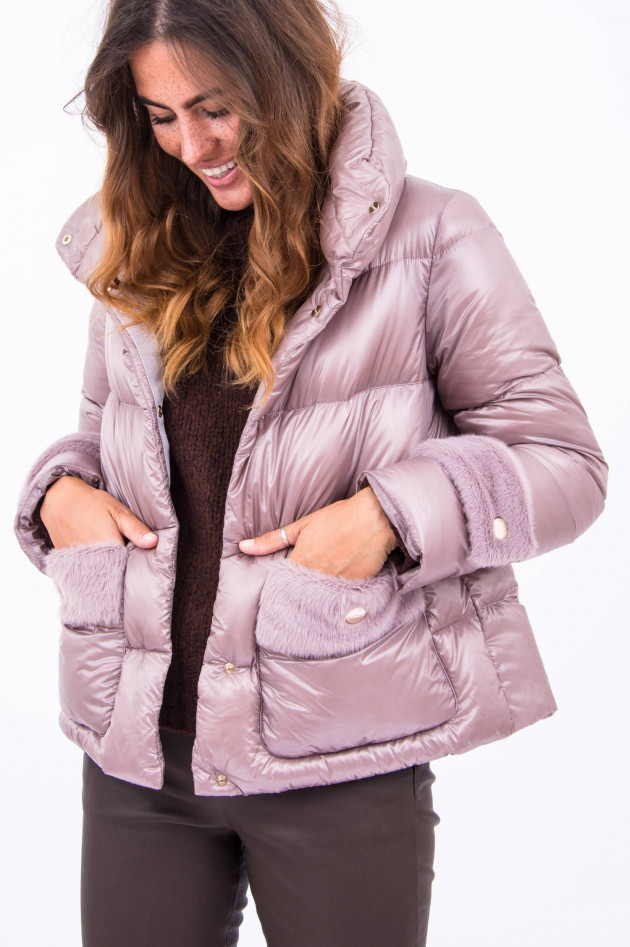 Herno Daunenjacke mit Fake-Fur in Flieder