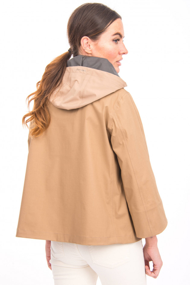 Herno Ausgestellte Jacke in Camel