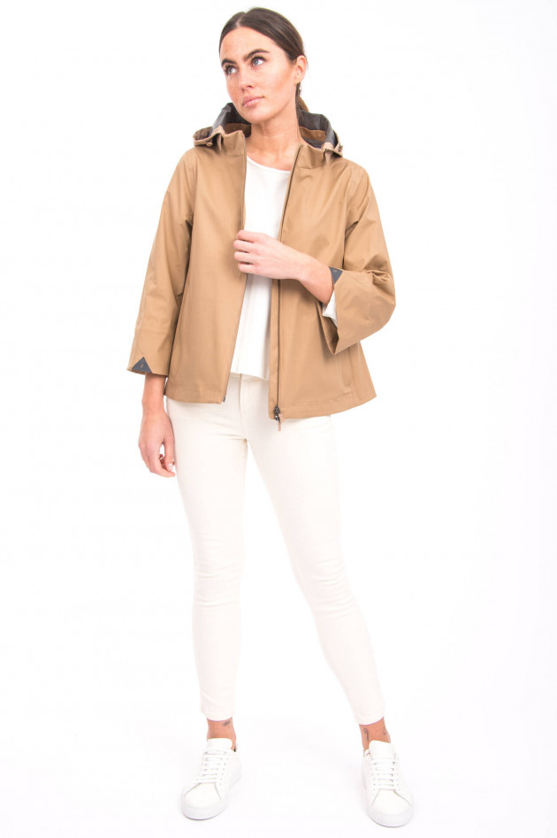 Herno Ausgestellte Jacke in Camel