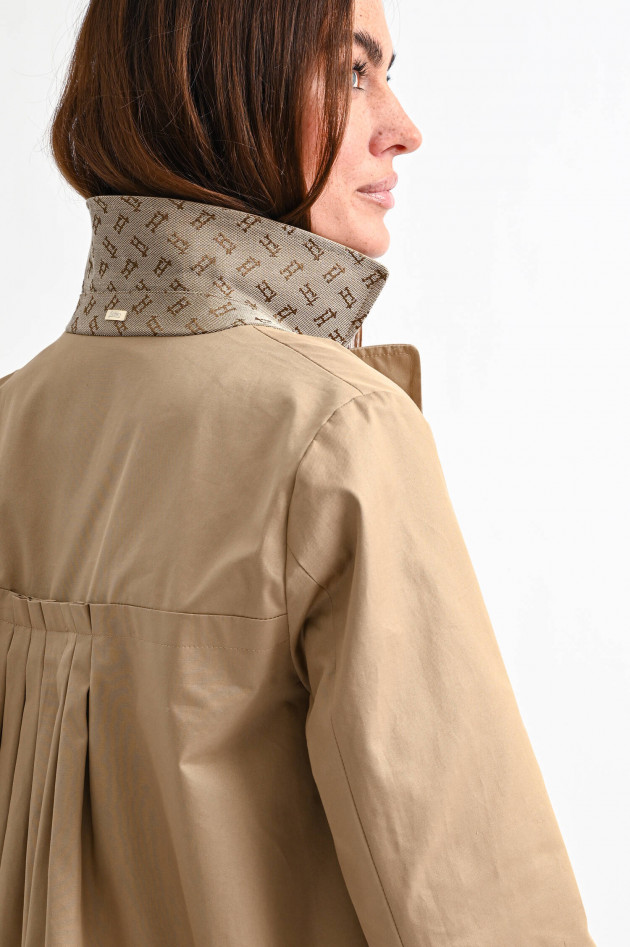 Herno Ausgesteltle Jacke mit Falten in Camel
