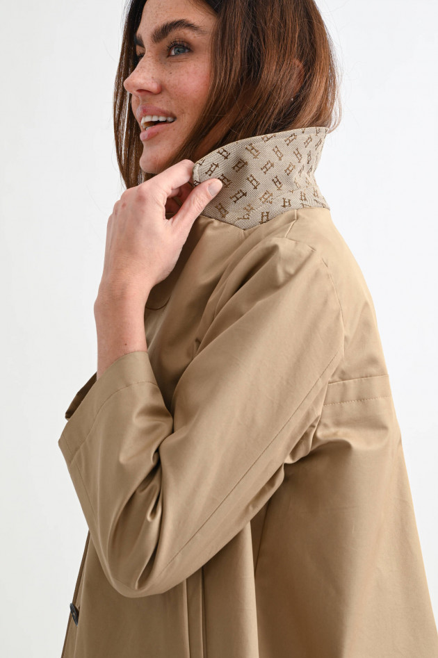 Herno Ausgesteltle Jacke mit Falten in Camel