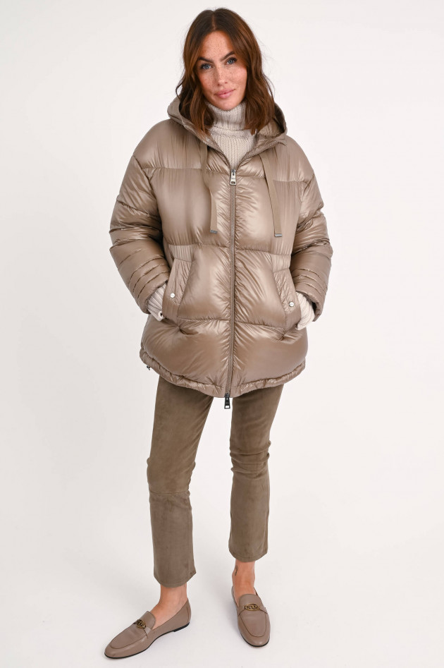 Herno A-förmige Daunenjacke in Taupe