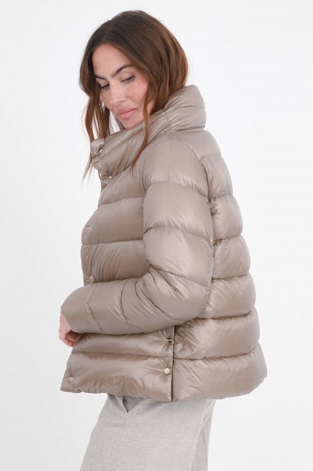 Herno Daunenjacke mit breitem Stehkragen in Tortora