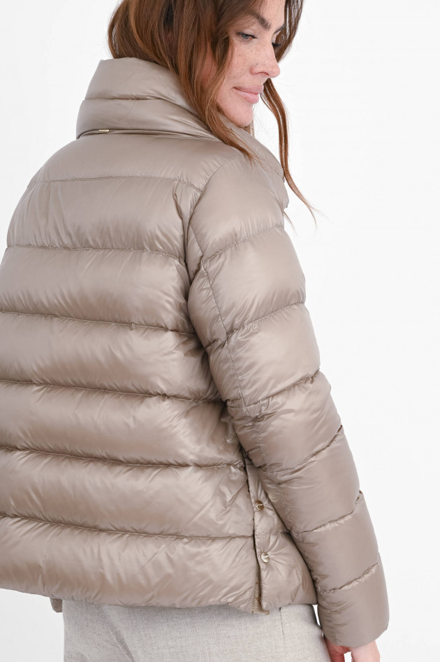 Herno Daunenjacke mit breitem Stehkragen in Tortora