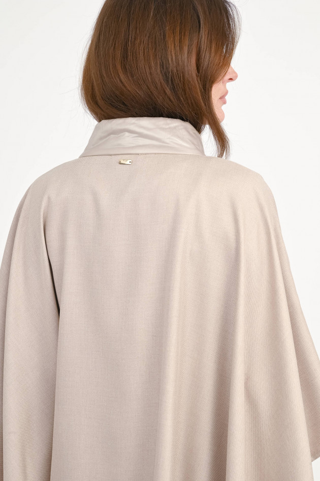 Herno Seiden-Poncho mit Fransen in Chantilly