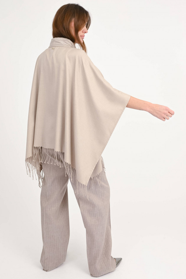 Herno Seiden-Poncho mit Fransen in Chantilly