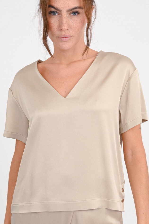 Herno Bluse mit V-Ausschnitt in Champagne