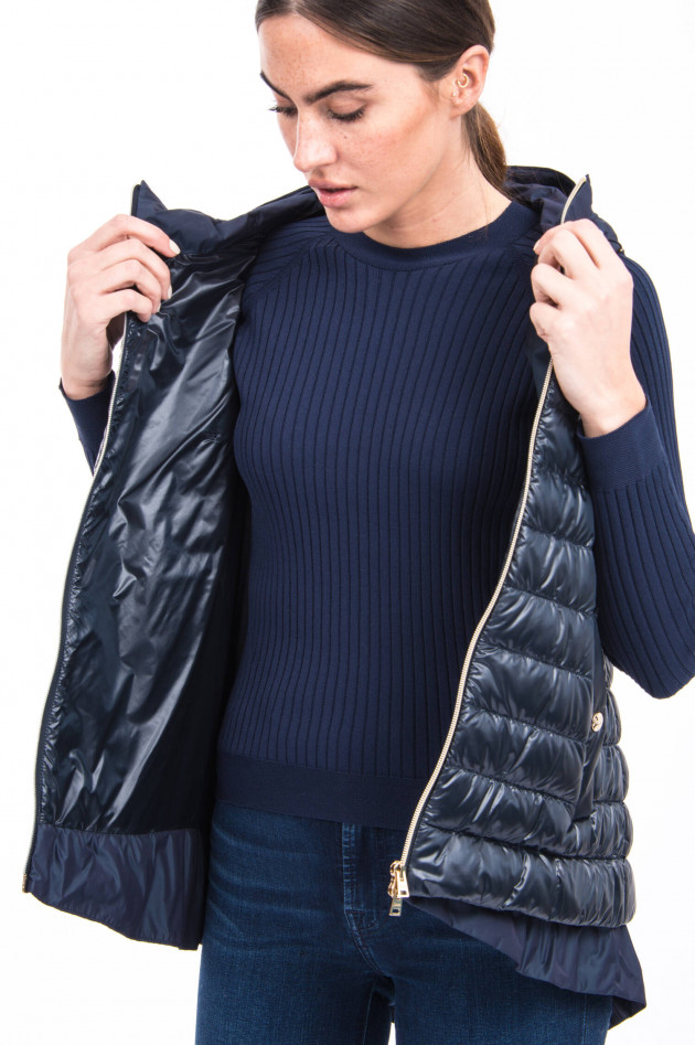 Herno Daunengilet mit Schößchen in Navy