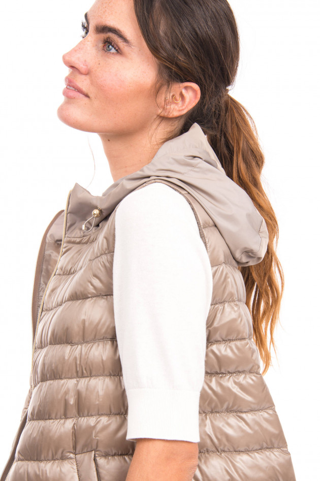 Herno Daunengilet mit Schößchen in Taupe