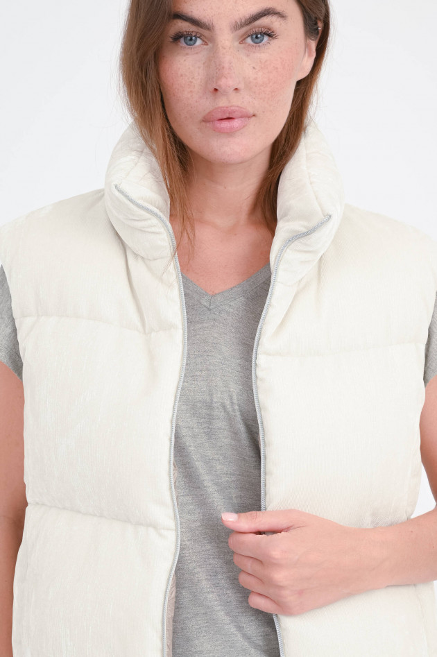 Herno Samt-Gilet mit dezentem Glitzer in Creme