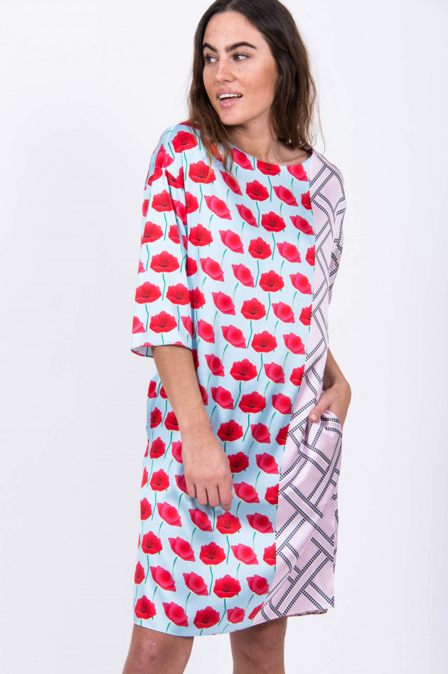 herzen´S angelegenheiten Seidenkleid in Hellblau/Rot gemustert