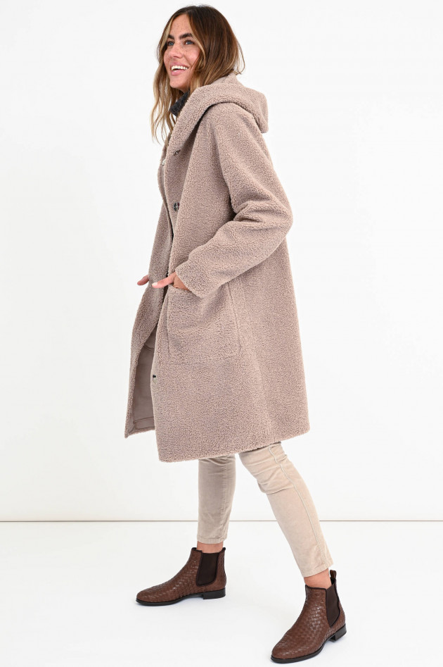 IQ+ Berlin Fake Lammfell-Wendemantel in Taupe