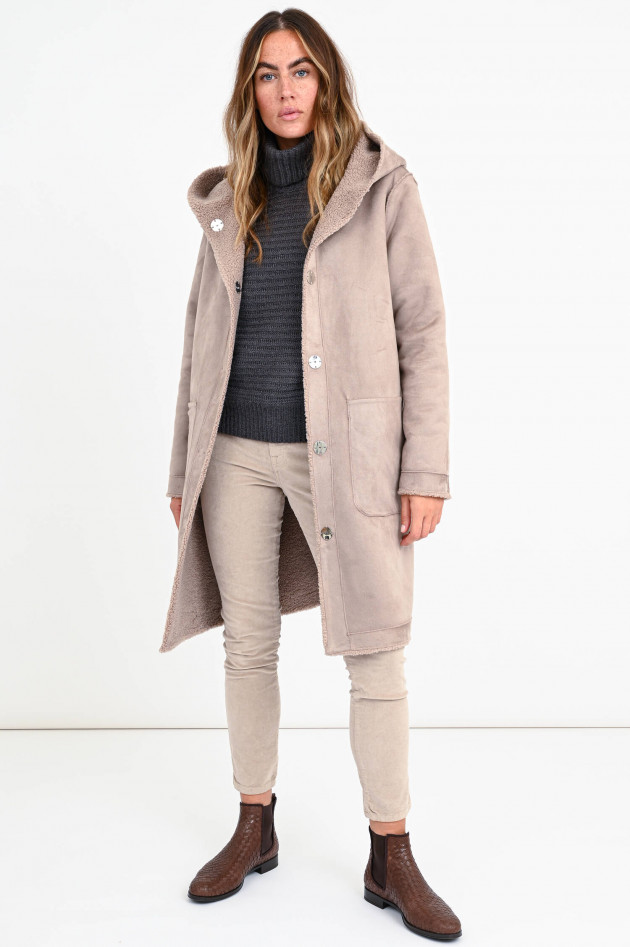 IQ+ Berlin Fake Lammfell-Wendemantel in Taupe