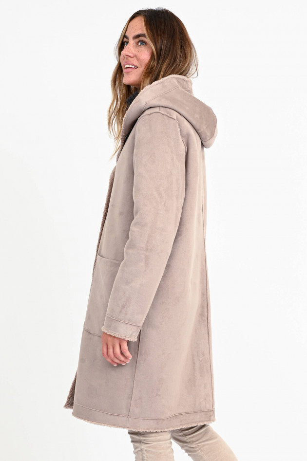 IQ+ Berlin Fake Lammfell-Wendemantel in Taupe