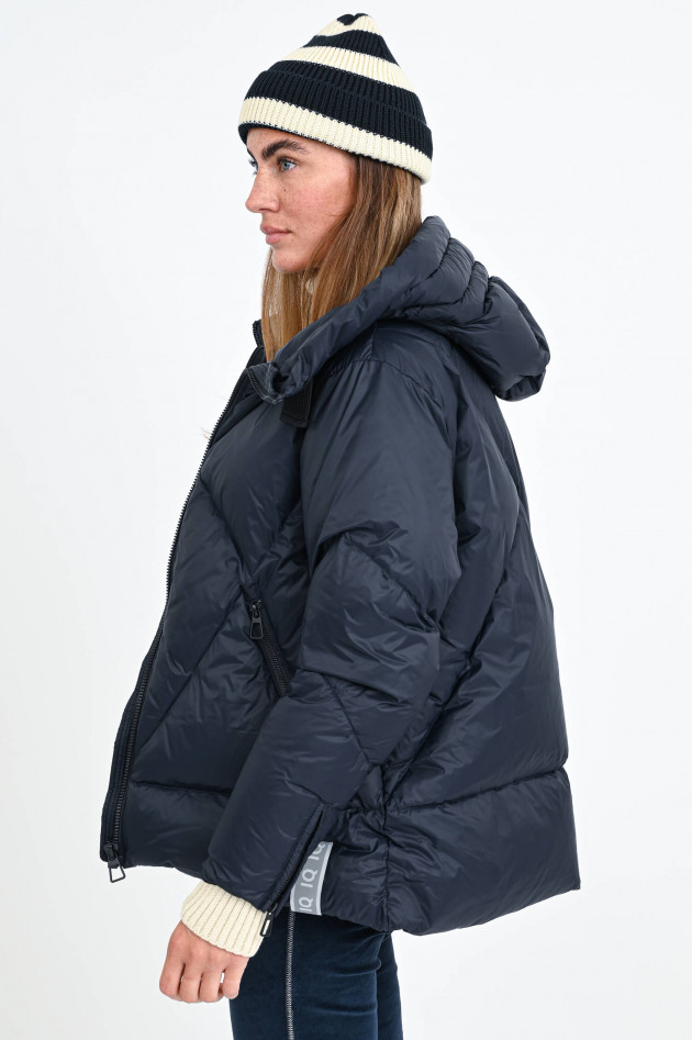 IQ+ Berlin Daunenjacke mit geometrischer Steppung in Navy