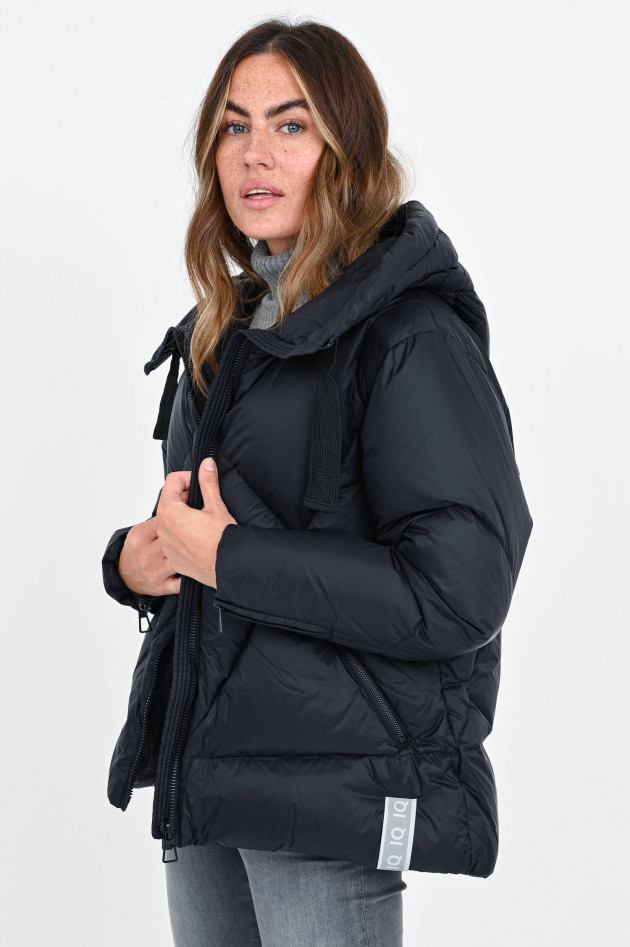 IQ Studio Daunenjacke mit geometrischer Steppung in Schwarz