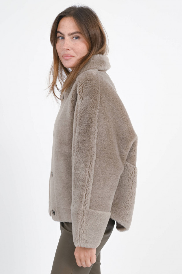 IQ Studio Kunstfelljacke in Taupe
