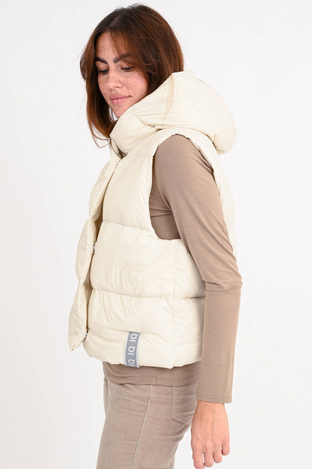 IQ Studio Daunenstepp-Gilet aus recyceltem Nylon in Creme