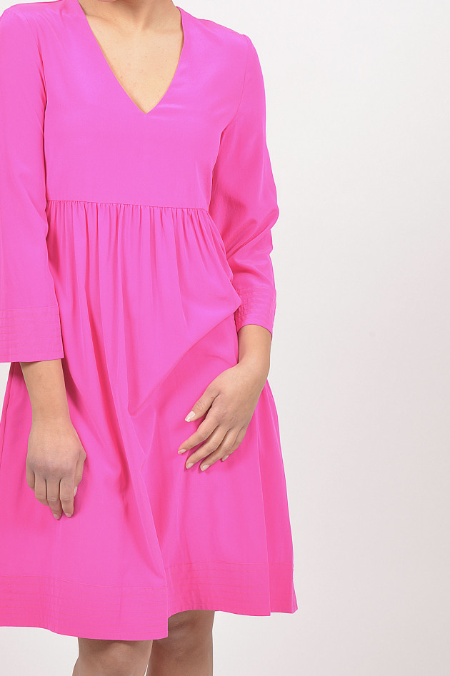 Jadicted Kleid mit Trompetenarm in Pink