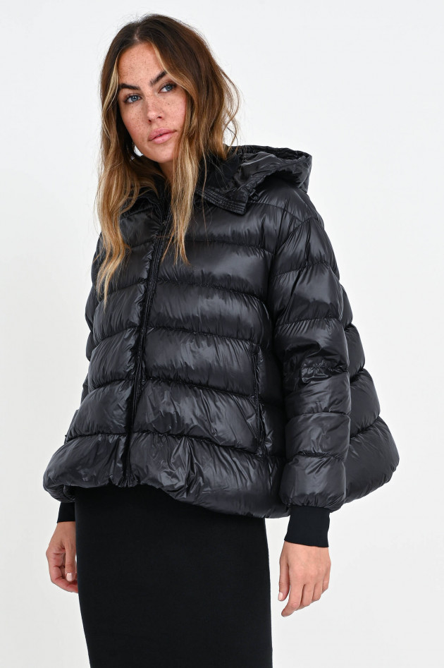 JNBY Kurze Daunenstepp-Jacke mit A-Form in Schwarz