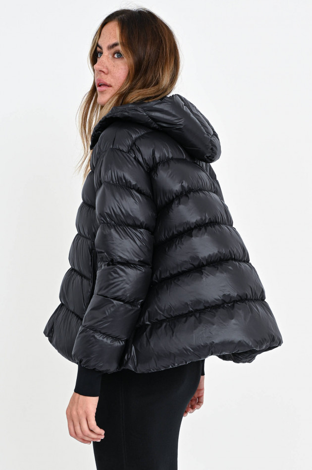 JNBY Kurze Daunenstepp-Jacke mit A-Form in Schwarz