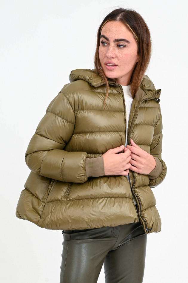 JNBY Kurze Daunenstepp-Jacke mit A-Form in Oliv