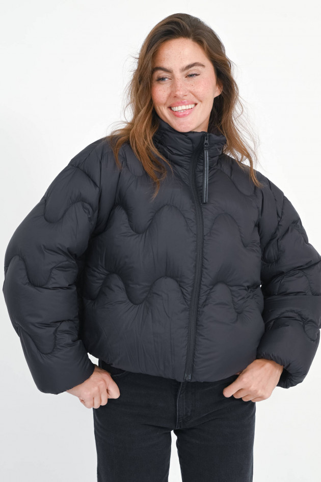 JNBY Daunenjacke mit Wellen-Stepp-Optik in Black