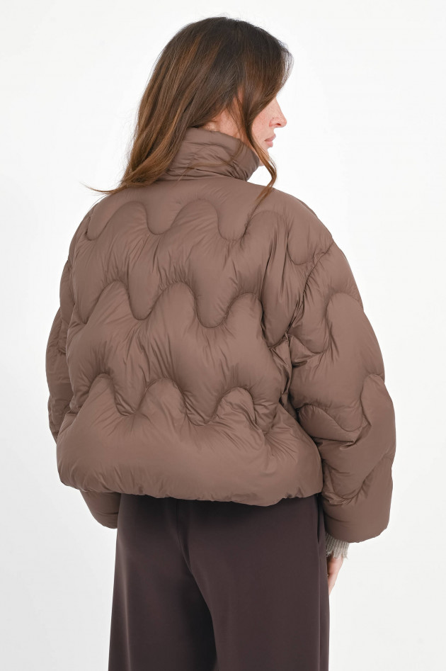 JNBY Daunenjacke mit Wellen-Stepp-Optik in Brown