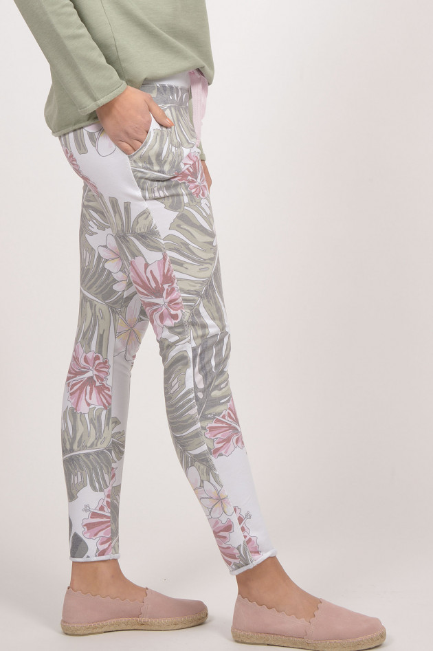 Juvia Jogginghose mit Hawai - Print in Weiß/Rosa gemustert