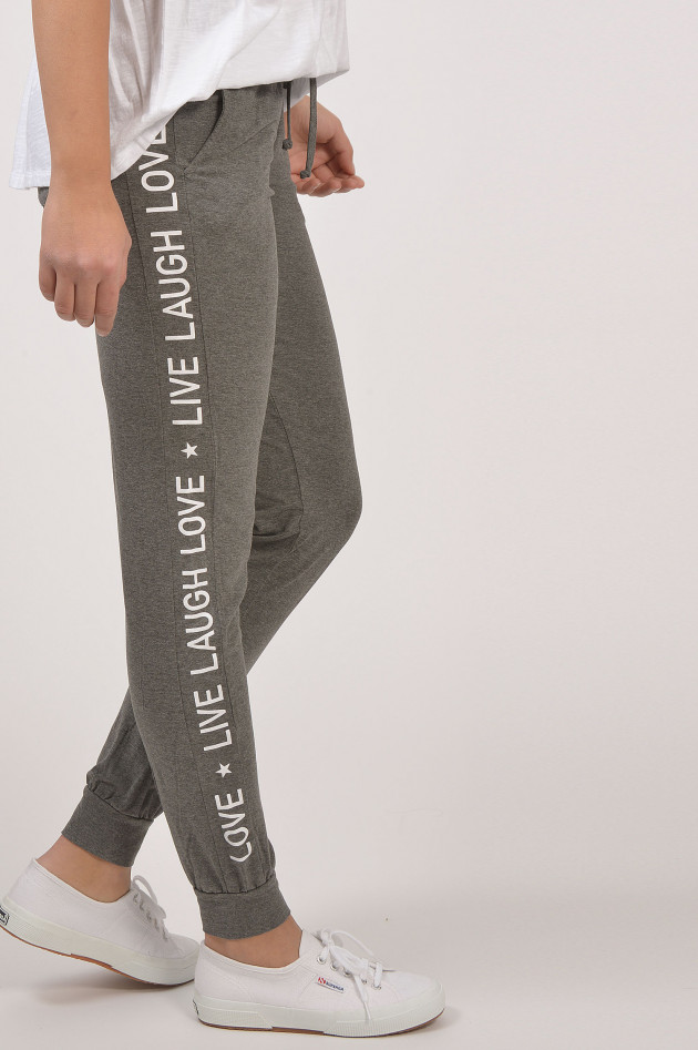 Juvia Jogginghose mit Schriftzug in Grau