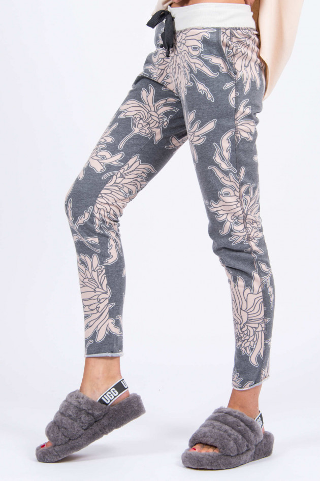 Juvia Sweathose mit Blumen-Print in Graphit