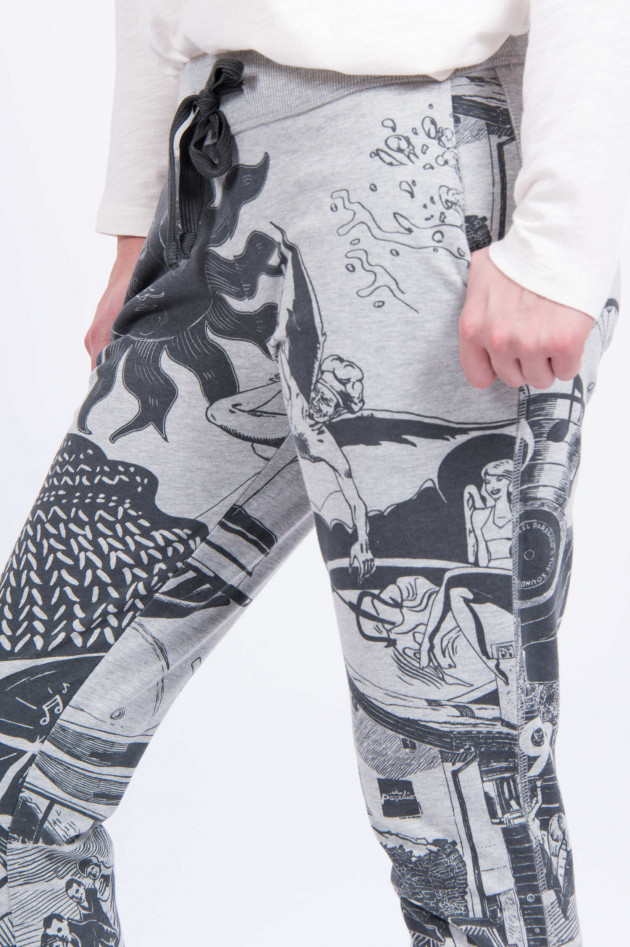 Juvia Sweatpants mit Allover-Print in Grau