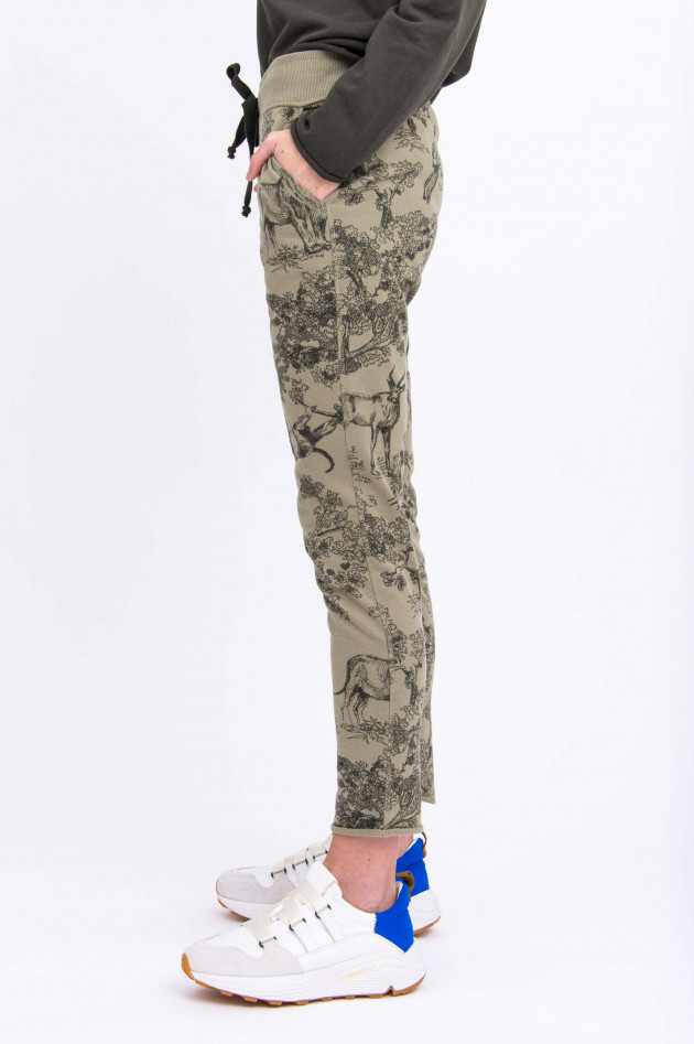 Juvia Freizeithose mit Safari-Print in Oliv