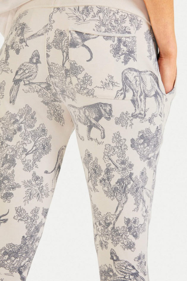 Juvia Sweatpants mit Safari-Print in Natur/Grau