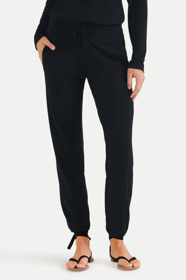 Juvia Comfy Sweatpants in Schwarz