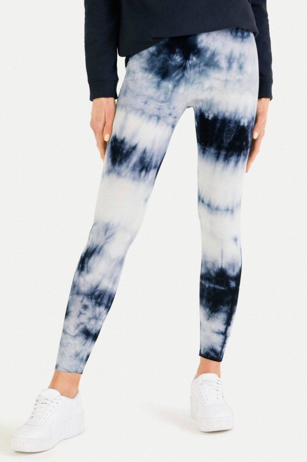 Juvia Leggings im Batik-Design in Navy