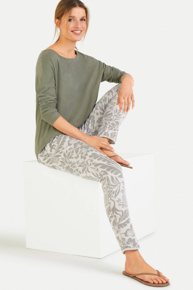 Juvia Sweatpants im Jungle-Design in Grau/Khaki